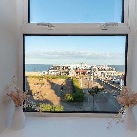 Sea Views Modern Two Bedroom Apartment Лоустофт Экстерьер фото