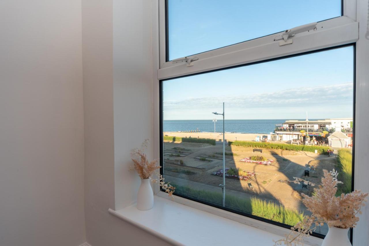 Sea Views Modern Two Bedroom Apartment Лоустофт Экстерьер фото