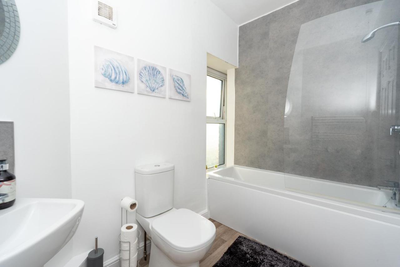 Sea Views Modern Two Bedroom Apartment Лоустофт Экстерьер фото
