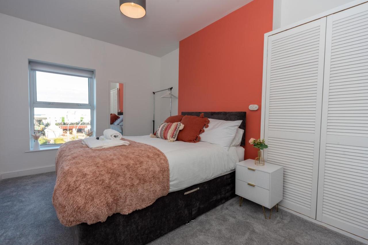 Sea Views Modern Two Bedroom Apartment Лоустофт Экстерьер фото